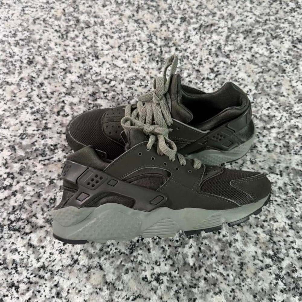 Nike Green‎ Air Huarache Sequoia Sneaker Shoe 4Y (Women's 5.5) 654275